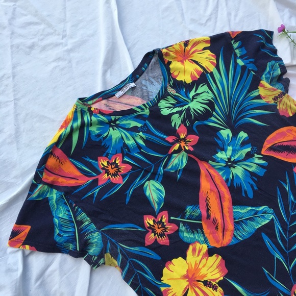 🌴Zara Trafuluc Tee- Spring/Summer 2017 Collection - Picture 4 of 8
